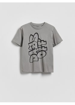 Reserved - Bawełniany t-shirt z nadrukiem - ciemnoszary ze sklepu Reserved w kategorii T-shirty chłopięce - zdjęcie 188695320