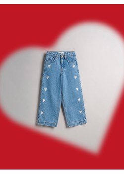 Reserved - Jeansy wide leg z haftem - niebieski ze sklepu Reserved w kategorii Spodnie dziewczęce - zdjęcie 188709633
