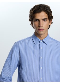 Reserved - Koszula regular fit w paski - jasnoniebieski ze sklepu Reserved w kategorii Koszule męskie - zdjęcie 188709913