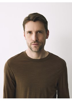 Reserved - Longsleeve z wełny merino - brązowy ze sklepu Reserved w kategorii T-shirty męskie - zdjęcie 188710074