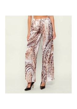 GUESS Satynowe spodnie INES | flare fit ze sklepu Gomez Fashion Store w kategorii Spodnie damskie - zdjęcie 188710540