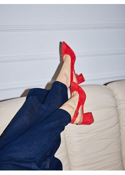 Mohito - Skórzane czółenka na słupku - czerwony ze sklepu Mohito w kategorii Czółenka - zdjęcie 188710681