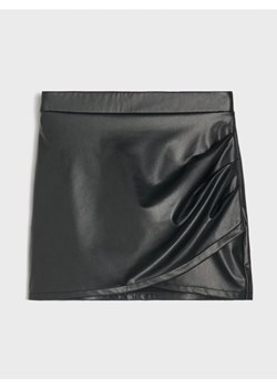 Sinsay - Spódnica mini z imitacji skóry - czarny ze sklepu Sinsay w kategorii Spódnice - zdjęcie 188715770