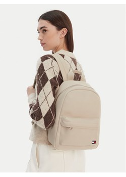 Plecak Tommy Jeans Tjw Daily Elevated Backpack AW0AW18086 Beżowy ze sklepu eobuwie.pl w kategorii Plecaki - zdjęcie 188716584