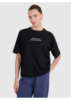 Damski t-shirt oversize z nadrukiem 4F 4FWAW25TTSHF2323 - czarny ze sklepu Sportstylestory.com w kategorii Bluzki damskie - zdjęcie 188722254