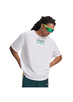 Męski t-shirt z nadrukiem Under Armour UA Heavyweight Sports - biały ze sklepu Sportstylestory.com w kategorii T-shirty męskie - zdjęcie 188722291