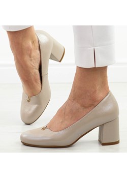 Beżowe czółenka damskie na obcasie Potocki 12569 ze sklepu suzana.pl w kategorii Czółenka - zdjęcie 188729694