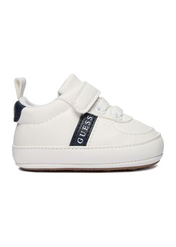 Półbuty GUESS KIDS CEO-CM250815-1 ze sklepu ccc.eu w kategorii Buty sportowe dziecięce - zdjęcie 188729933