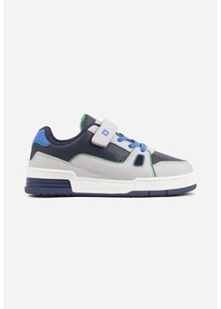 Jasnoszare Buty Sportowe Sneakersy z Perforacją i Gwiazdą Pyrhessa ze sklepu born2be.pl w kategorii Buty sportowe dziecięce - zdjęcie 188730654