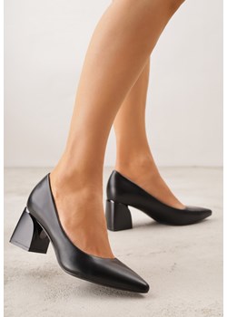 Czarne Czółenka na Geometrycznym Obcasie Oriphishis ze sklepu born2be.pl w kategorii Czółenka - zdjęcie 188730772
