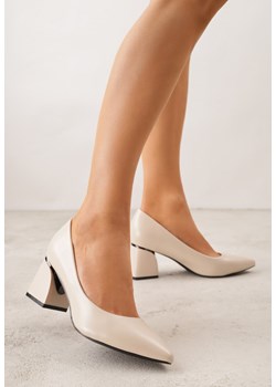 Beżowe Czółenka na Geometrycznym Obcasie Oriphishis ze sklepu born2be.pl w kategorii Czółenka - zdjęcie 188730781