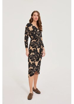Wzorzysta sukienka czarna ze sklepu Moodo.pl w kategorii Sukienki - zdjęcie 188747452
