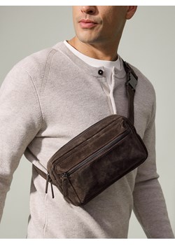 Reserved - Zamszowa nerka - ciemnobrązowy ze sklepu Reserved w kategorii Nerki - zdjęcie 188751874