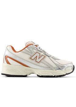 Buty młodzieżowe New Balance G7404O9 - beżowe ze sklepu streetstyle24.pl w kategorii Buty sportowe dziecięce - zdjęcie 188752020