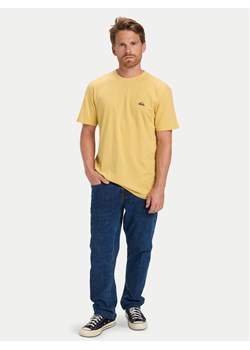 Quiksilver T-Shirt EQYZT07711 Beżowy Regular Fit ze sklepu MODIVO w kategorii T-shirty męskie - zdjęcie 188752500