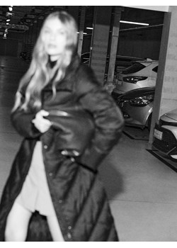 Mohito - Długi pikowany płaszcz - czarny ze sklepu Mohito w kategorii Płaszcze damskie - zdjęcie 188754071