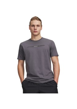 Męski t-shirt z nadrukiem Under Armour UA M BLUR WM SS - szary ze sklepu Sportstylestory.com w kategorii T-shirty męskie - zdjęcie 188755183