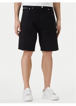 Calvin Klein Jeans Szorty jeansowe 90's LV04RF794G Czarny Slim Fit ze sklepu MODIVO w kategorii Spodenki męskie - zdjęcie 188758350