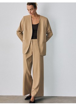 Reserved - Spodnie z szerokimi nogawkami - beżowy ze sklepu Reserved w kategorii Spodnie damskie - zdjęcie 188759742