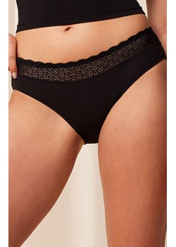 Triumph figi damskie typu Tai czarne Feel of Modal 10214403, Kolor czarny, Rozmiar S, Triumph ze sklepu Primodo w kategorii Majtki damskie - zdjęcie 188784332