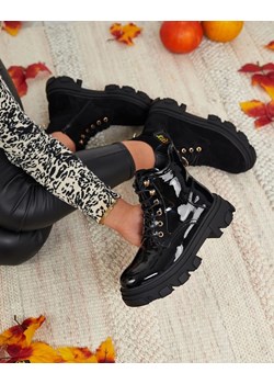 Royalfashion Czarne lakierowane damskie ocieplane botki typu workery Setogia ze sklepu royalfashion.pl w kategorii Workery damskie - zdjęcie 188785924