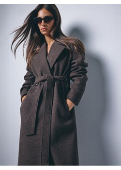 Mohito - Czekoladowy płaszcz z wełną - ciemnobrązowy ze sklepu Mohito w kategorii Płaszcze damskie - zdjęcie 188786482
