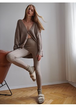 Mohito - Klapki z futerkiem - kremowy ze sklepu Mohito w kategorii Klapki damskie - zdjęcie 188807530