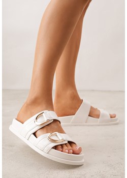 Białe Klapki Ozdobione Dwoma Klamrami Sthosaildy ze sklepu born2be.pl w kategorii Klapki damskie - zdjęcie 188809092