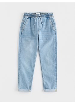 Reserved - Jeansy carrot fit - niebieski ze sklepu Reserved w kategorii Spodnie chłopięce - zdjęcie 188811830