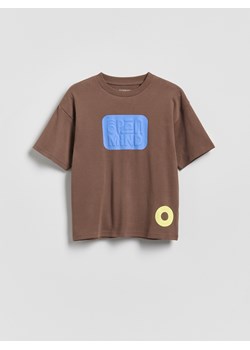 Reserved - Bawełniany t-shirt z nadrukiem - ciemnobrązowy ze sklepu Reserved w kategorii T-shirty chłopięce - zdjęcie 188812560