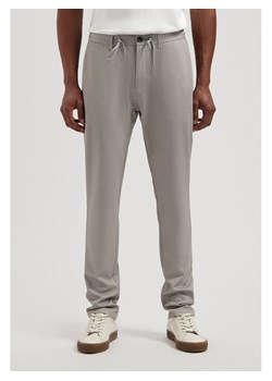 DSTREZZED Spodnie chino w kolorze jasnoszarym ze sklepu Limango Polska w kategorii Spodnie męskie - zdjęcie 188819994