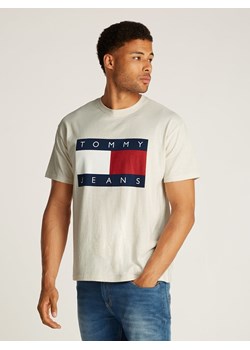 TOMMY JEANS Koszulka w kolorze kremowym ze sklepu Limango Polska w kategorii T-shirty męskie - zdjęcie 188820491