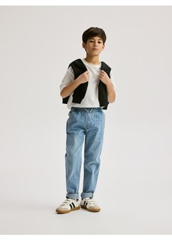 Reserved - Jeansy carrot fit - niebieski ze sklepu Reserved w kategorii Spodnie chłopięce - zdjęcie 188822883