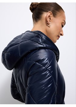 Mohito - Pikowany granatowy płaszcz - granatowy ze sklepu Mohito w kategorii Płaszcze damskie - zdjęcie 188826624