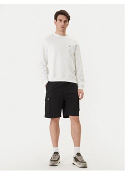 Calvin Klein Jeans Szorty materiałowe LV04RB618G Czarny Regular Fit ze sklepu MODIVO w kategorii Spodenki męskie - zdjęcie 188833030