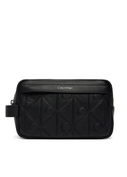 Calvin Klein Kosmetyczka Xl Emblem Aop Embo?Ss Dopp Kit LV04D1179G Czarny ze sklepu MODIVO w kategorii Kosmetyczki - zdjęcie 188833133