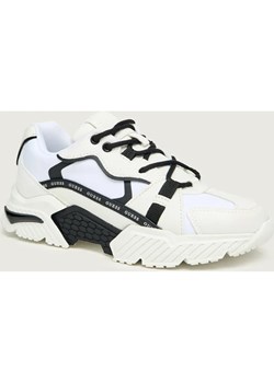 Guess Sneakersy CARRLI6 ze sklepu Gomez Fashion Store w kategorii Buty sportowe damskie - zdjęcie 188834823