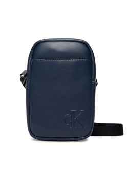 Calvin Klein Saszetka Bold Ck Slim Reporter LV04D3279G Granatowy ze sklepu MODIVO w kategorii Torby męskie - zdjęcie 188835714