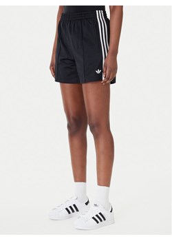 adidas Szorty sportowe Firebird Classic KD5569 Czarny Regular Fit ze sklepu MODIVO w kategorii Szorty - zdjęcie 188850332