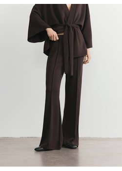 Reserved - Luźne spodnie z modalem - ciemnobrązowy ze sklepu Reserved w kategorii Spodnie damskie - zdjęcie 188852984