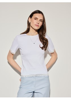 Mohito - T-shirt z koronkowym wykończeniem - biały ze sklepu Mohito w kategorii Bluzki damskie - zdjęcie 188853924
