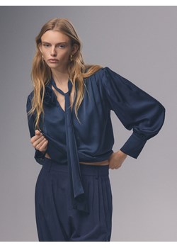Reserved - Bluzka z ozdobnym wiązaniem - granatowy ze sklepu Reserved w kategorii Bluzki damskie - zdjęcie 188854173