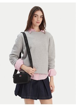 Torebka Tommy Jeans Tjw Daily Elevated Camera Bag AW0AW18065 Czarny ze sklepu eobuwie.pl w kategorii Listonoszki - zdjęcie 188860433