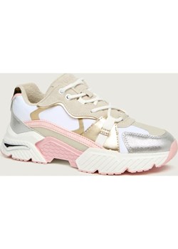 Guess Sneakersy CARRLI7 ze sklepu Gomez Fashion Store w kategorii Buty sportowe damskie - zdjęcie 188867202