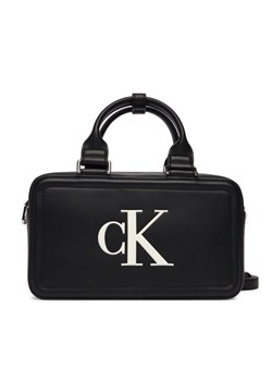 Torebka Calvin Klein Bold Ck Bauletto Crossbody LV04F3411G Czarny ze sklepu eobuwie.pl w kategorii Listonoszki - zdjęcie 188867644