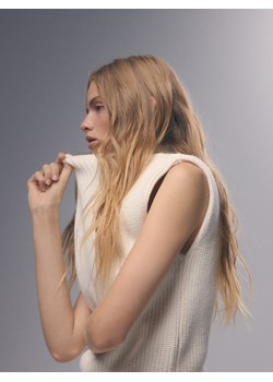 Reserved - Kamizelka z poduszkami na ramionach - złamana biel ze sklepu Reserved w kategorii Swetry damskie - zdjęcie 188872580