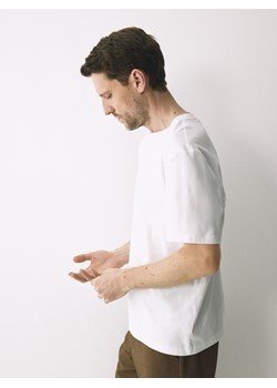 Reserved - T-shirt regular z merceryzowanej bawełny - biały ze sklepu Reserved w kategorii T-shirty męskie - zdjęcie 188887710