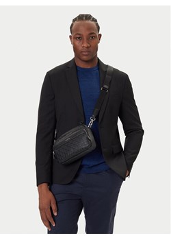 Saszetka Calvin Klein Emblem Emboss Camera Bag LV04D3203G Czarny ze sklepu eobuwie.pl w kategorii Saszetki - zdjęcie 188893854