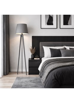 Drewniana lampa stojąca na trójnogu w stylu skandynawskim CURACAO ze sklepu Lysne w kategorii Lampy podłogowe - zdjęcie 188895981