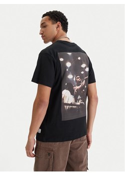 RVCA T-Shirt Va X Ali Ringside 23A353527 Czarny Regular Fit ze sklepu MODIVO w kategorii T-shirty męskie - zdjęcie 188900211